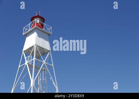 Phare sur le quai à Horta, Faial Banque D'Images