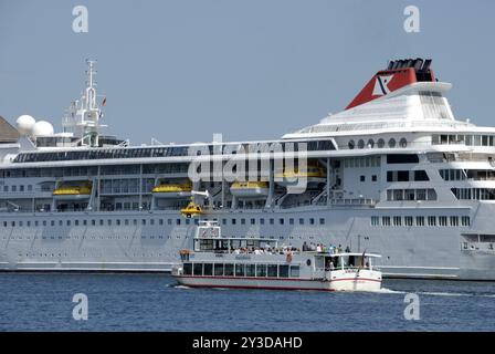 Mme Wappen von Boizenburg devant le MS Braemar, Flensburg, Schleswig-Holstein, Allemagne, Europe Banque D'Images