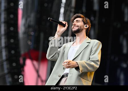 Hockenheim, Allemagne. 13 septembre 2024. Le musicien Alvaro Soler se produit au Festival Glücksgefühle au Hockenheimring. Crédit : Uwe Anspach/dpa/Alamy Live News Banque D'Images