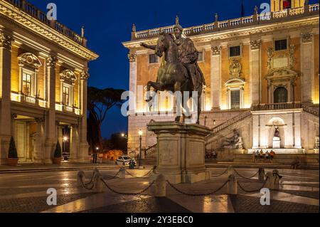 Rome, Italie - 14 août 2024 : Statue équestre de Marc Aurèle sur la Piazza del Campidoglio. Banque D'Images