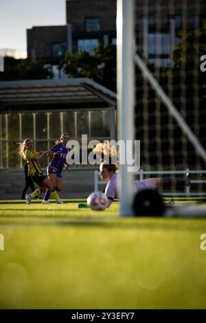 LONDRES, ANGLETERRE - 12 SEPTEMBRE : Josie Green du Crystal Palace FC Women lors du match amical féminin de pré-saison entre Crystal Palace et ADO Den Banque D'Images