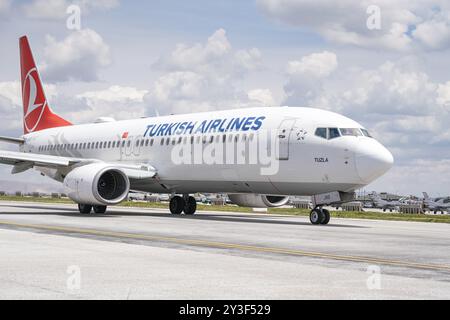 KONYA, TURKIYE - 09 MAI 2023 : Turkish Airlines Boeing 737-8F2 (60031) décollage de l'aéroport de Konya Banque D'Images