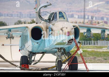 KONYA, TURKIYE - 09 MAI 2023 : Azerbaijan Airlines Sukhoi Su-25 Frogfoot (25508101029) exposé à l'aéroport de Konya pendant Anatolian Eagle Air Force exe Banque D'Images