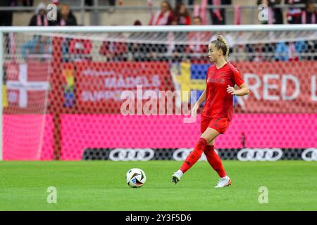 Giulia Gwinn (FC Bayern Muenchen, 07) mit Ball, FC Bayern Muenchen v. RB Leipzig, Fussball, Google Pixel Frauen-Bundesliga, 2. Spieltag, saison 2024/25, 13.09.2024, RÈGLEMENT DFB INTERDIT TOUTE UTILISATION DE PHOTOGRAPHIES COMME SÉQUENCES D'IMAGES, Foto : Eibner-Pressefoto/Jenni Maul Banque D'Images