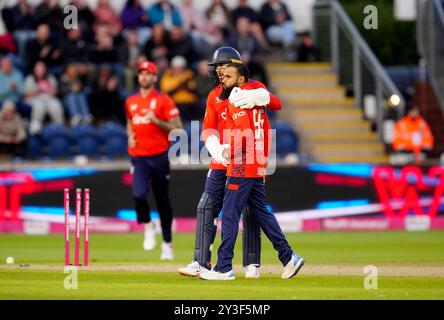 L'anglais Adil Rashid célèbre le Matthew Short australien lors du deuxième match international T20 à Sophia Gardens, Cardiff. Date de la photo : vendredi 13 septembre 2024. Banque D'Images