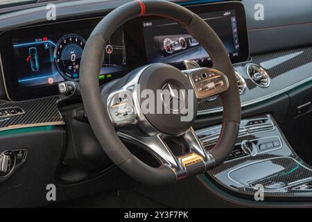 Mercedes E53 AMG volant et intérieur Banque D'Images