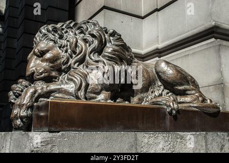 Mexico, Mexique ; 05 22 2017 ; statue d'un lion reposant au Musée national d'art de Mexico. Banque D'Images