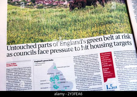 « Certaines parties intactes de la ceinture verte anglaise sont menacées alors que les conseils municipaux font face à des pressions pour atteindre des cibles en matière de logement », titre du journal Guardian du 7 septembre 2024 au Royaume-Uni Banque D'Images