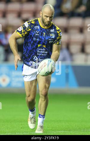 Matt Frawley de Leeds Rhinos pendant l'échauffement d'avant-match lors du match Betfred Super League Round 26 Warriors vs Leeds Rhinos au Brick Community Stadium, Wigan, Royaume-Uni, 13 septembre 2024 (photo par Alfie Cosgrove/News images) Banque D'Images