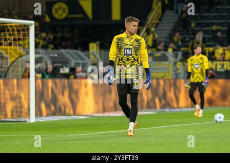 Alexander Meyer (Borussia Dortmund 09, #33) beim aufwaermen, GER BVB Borussia Dortmund 09 vs. 1. FC Heidenheim, Fussball, Bundesliga, Spieltag 3, saison 2024/2025, 13.09.2024 LA RÉGLEMENTATION DFB/DFL INTERDIT TOUTE UTILISATION DE PHOTOGRAPHIES COMME SÉQUENCES D'IMAGES ET/OU QUASI-VIDÉO, FOTO : EIBNER-PRESSEFOTO/FABIAN FRIESE Banque D'Images