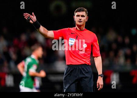 Rotterdam, pays-Bas. 13 septembre 2024. ROTTERDAM, 13-09-2024, Van Donge en de Roo Stadium, Dutch Keuken Kampioen Divisie, saison 2024/2025, Football. Match entre Excelsior et Telstar . Arbitre Joey Kooij crédit : Pro Shots/Alamy Live News Banque D'Images