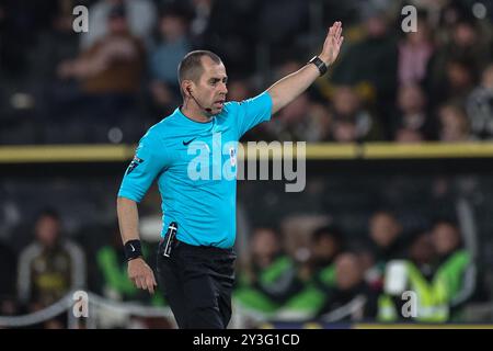 Arbitre Peter Bankes en action lors du match du Sky Bet Championship Hull City vs Sheffield United au MKM Stadium, Hull, Royaume-Uni, 13 septembre 2024 (photo de Mark Cosgrove/News images) Banque D'Images