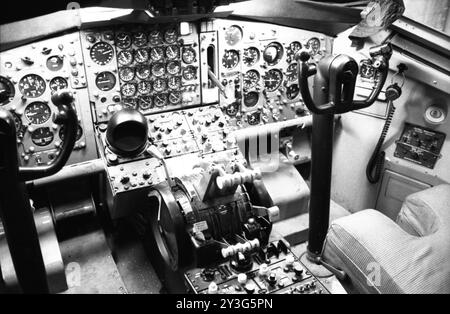 Cockpit d'un Boeing 707 TRANS World Airlines et commandes le 28 avril 1959. Banque D'Images