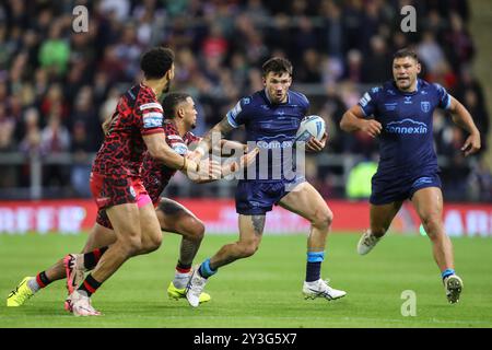 Leigh, Royaume-Uni. 13 septembre 2024. Oliver Gildart de Hull KR rompt avec le ballon lors du match Betfred Super League Round 26 Leigh Leopards vs Hull KR au Leigh Sports Village, Leigh, Royaume-Uni, 13 septembre 2024 (photo par Gareth Evans/News images) à Leigh, Royaume-Uni le 13/09/2024. (Photo de Gareth Evans/News images/SIPA USA) crédit : SIPA USA/Alamy Live News Banque D'Images