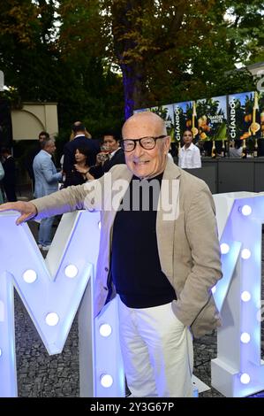 Volker Schlöndorff beim cocktail Prolonge anlässlich der demi-finale Round of Judging der International Emmy Awards 2024 im Schlosshotel Berlin by Patr Banque D'Images