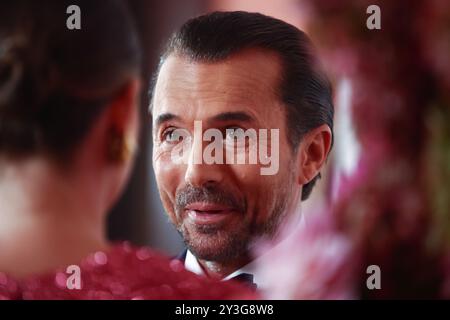 L'acteur William Abadie assiste à la première de la quatrième partie de la saison de la série Netflix 'Emily in Paris' à Cracovie, en Pologne, le 12 septembre 2024. (Photo de Beata Zawrzel/NurPhoto) crédit : NurPhoto SRL/Alamy Live News Banque D'Images