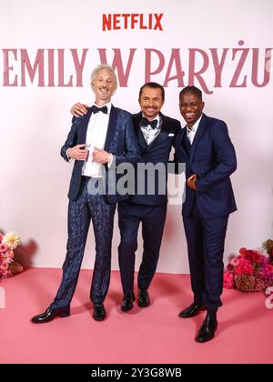 Les acteurs Bruno Gouery, William Abadie et Samuel Arnold assistent à une photocall lors de la première de la quatrième partie de la série Netflix 'Emily in Paris' à Cracovie, Pologne, le 12 septembre 2024. (Photo de Beata Zawrzel/NurPhoto) crédit : NurPhoto SRL/Alamy Live News Banque D'Images