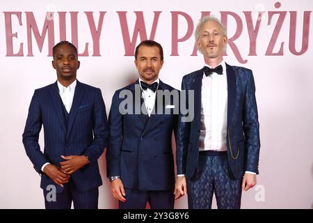 Les acteurs Samuel Arnold, William Abadie et Bruno Gouery assistent à une photocall lors de la première de la quatrième partie de la série Netflix 'Emily in Paris' à Cracovie, Pologne, le 12 septembre 2024. (Photo de Beata Zawrzel/NurPhoto) crédit : NurPhoto SRL/Alamy Live News Banque D'Images