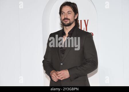 Roma, Latium. 10 septembre 2024. Lucas Bravo lors du tapis rouge Emily in Paris quatrième saison. Rome (Italie), 10 septembre 2024 AllShotLive crédit : Sipa USA/Alamy Live News Banque D'Images