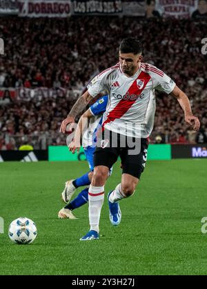 Fin du match. River gagne contre l'Atletico Tucuman 4-1. La prochaine date affrontera Boca Juniors dans une nouvelle édition du Super Clasico argentin. Buts de Gonzalez pires, Borja, Colidio et Meza. Club Atletico River plate fait face à l'Atletico Tucumán au stade Mas Monumental de Núñez, Buenos Aires. La date 14 de la Ligue de football professionnel AFA se poursuit après la date FIFA des qualifications sud-américaines de la Coupe du monde 2026. @Facamorales à usage éditorial exclusif crédit : Facundo Morales/Alamy Live News Banque D'Images