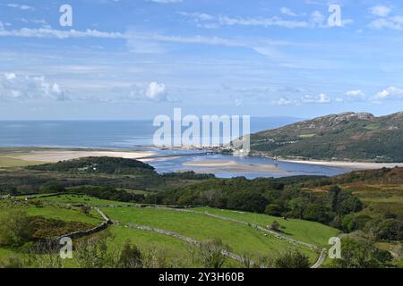 Barmouth dans l'estuaire de Mawddach, parc national d'Eryri (Snowdonia) - Nord du pays de Galles, Royaume-Uni - 13 septembre 2024 Banque D'Images