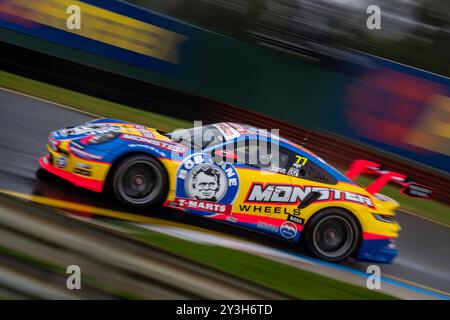 Sandown Park, Victoria, Australie. 14 septembre 2024. RODNEY JANE (77) au tournant 4 lors de la séance du matin pour la Porsche Carrera Cup Series au Penrite Oils Sandown 2024 500 au Sandown International Motor Raceway, Sandown Park (crédit image : © James Forrester/ZUMA Press Wire) USAGE ÉDITORIAL SEULEMENT! Non destiné à UN USAGE commercial ! Banque D'Images