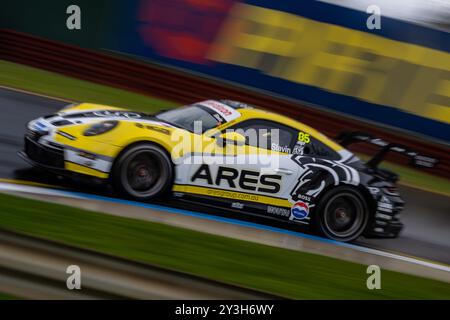 Sandown Park, Victoria, Australie. 14 septembre 2024. MATT SLAVIN (85) au tournant 4 lors de la séance du matin pour la Porsche Carrera Cup Series au Penrite Oils Sandown 500 2024 au Sandown International Motor Raceway, Sandown Park (crédit image : © James Forrester/ZUMA Press Wire) USAGE ÉDITORIAL SEULEMENT! Non destiné à UN USAGE commercial ! Banque D'Images