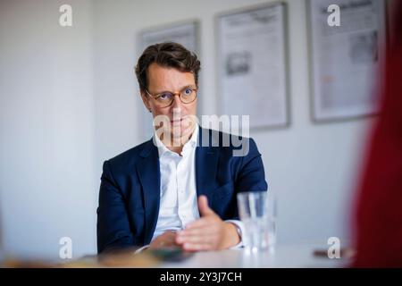 Hendrik Wuest, CDU, Ministerpraesident von Nordrhein-Westfalen, aufgenommen im Rahmen eines interviews. Belrin, 28.08.2024 Berlin Deutschland *** Hendrik Wuest, CDU, premier ministre de la Rhénanie-du-Nord-Westphalie, enregistré lors d'une interview Belrin, 28 08 2024 Berlin Allemagne Copyright : xThomasxTrutschel/photothek.dex Banque D'Images