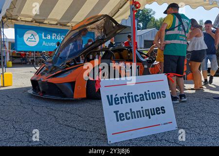 DUNIERES, FRANCE, 20 juillet 2024 : le contrôle technique du championnat de france de montagne a lieu dans la petite ville de la région Auvergne. Banque D'Images