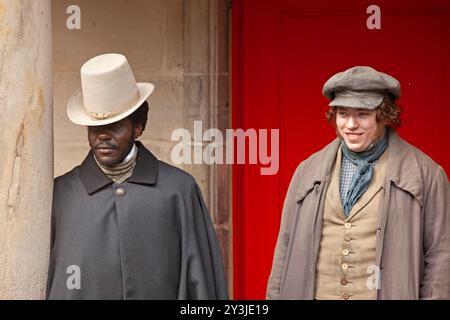 Édimbourg, Écosse, Royaume-Uni. 13 septembre 2024. Activité de tournage autour du Canongate à Royal Mile pour le prochain film Frankenstein dans le centre-ville Banque D'Images