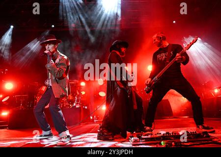 Perry Farrell, Dave Navarro et Eric Avery jouent avec Jane's Addiction au Pier 17 Rooftop le 11 septembre 2024 à New York. Banque D'Images