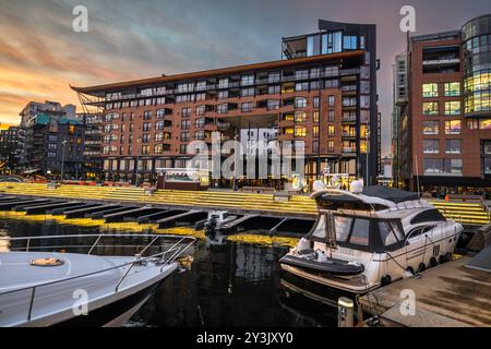 Oslo - 11 février 2023 : la zone portuaire du centre-ville d'Oslo, Norvège Banque D'Images