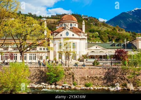 De Kurhaus Meran est un célèbre bâtiment et un symbole de la ville de Merano dans le Tyrol du Sud en Italie du nord Banque D'Images