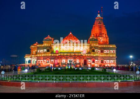 Prem Mandir est un temple hindou dédié à Shri Radha Krishna à Vrindavan près de la ville de Mathura dans l'état de l'Uttar Pradesh en Inde Banque D'Images