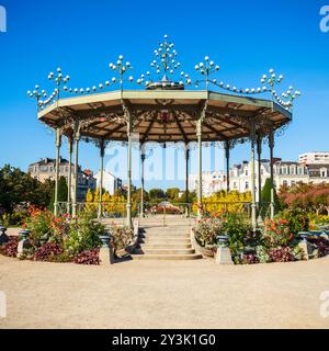 Kiosque de musique dans Mail Jardin, parc public situé dans le centre-ville d'Angers dans la vallée de la Loire, France Banque D'Images