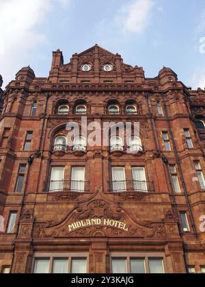 Manchester, Royaume-uni, 24 mars 2022 : la façade de l'hôtel historique midland sur peter Street à Manchester Banque D'Images