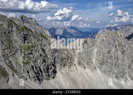 Au Hafelekar, vue du Karwendelblick de la Nordkette d'Innsbruck aux montagnes de Karwendel dans les Alpes, paysage alpin, Innsbruck, Tyrol, Banque D'Images