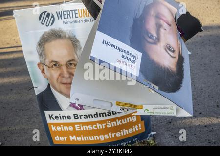 Élection d'État en Thuringe. Quelques jours après les élections, les affiches électorales des partis Sahra Wagenknecht et Werteunion de l'Alliance BSW sont toujours pendantes Banque D'Images