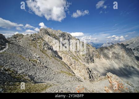 Au Hafelekar, vue du Karwendelblick de la Nordkette d'Innsbruck aux montagnes de Karwendel dans les Alpes, paysage alpin, Innsbruck, Tyrol, Banque D'Images