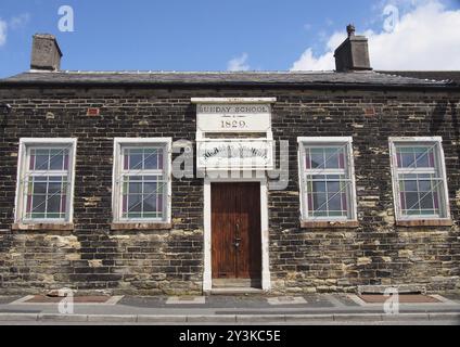 Rochdale, Greater manchester, Royaume-uni, 14 juillet 2021 : L'ancien bâtiment de l'école du dimanche du XIXe siècle à rochdale est maintenant l'école al abbas Banque D'Images