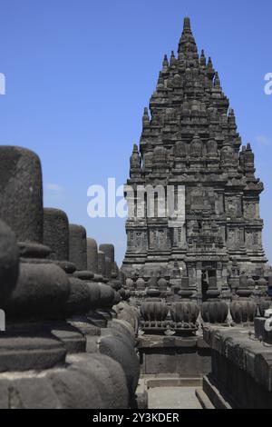 Prambanan est un temple hindou du neuvième siècle dans le centre de Java, Indonésie, Asie Banque D'Images