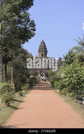 Temple de Bakhong, qui fait partie du groupe Roluos à Angkor, près de Siem Reap, Cambodge, Asie Banque D'Images