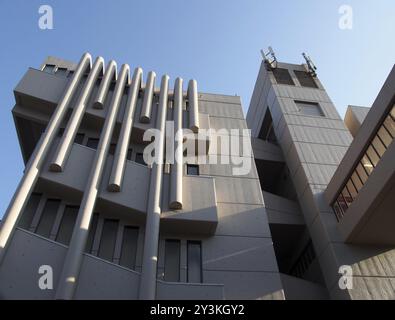 Leeds, West yorkshire, Royaume-uni, 13 mai 2019 : le bâtiment roger stevens à l'université de leeds un bâtiment brutaliste en béton par chambellan Banque D'Images