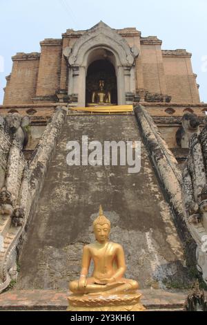 Wat Chedi Luang Varavharm à Chiang mai, Thaïlande, Asie Banque D'Images