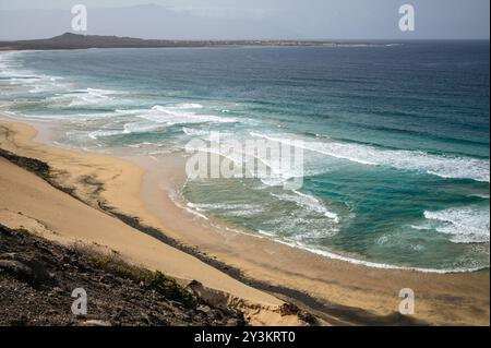 Plage déserte au nord-est de São Vicente, Cap-Vert Banque D'Images