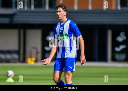 Landore, Swansea, pays de Galles. 14 septembre 2024. Sam Bolland de Wigan Athletic lors du match de la Ligue de développement professionnel des moins de 18 ans entre Swansea City et Wigan Athletic au JOMA High performance Centre à Landore, Swansea, pays de Galles, Royaume-Uni le 14 septembre 2024. Crédit : Duncan Thomas/Majestic Media/Alamy Live News. Banque D'Images