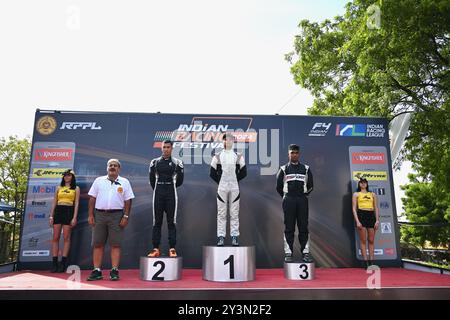 Chennai, INDE. 14 septembre 2024. Jaden Pariat de Bangalore Speedsters célèbre sa victoire dans la course 1 de la troisième ronde du Championnat indien F4 à Chennai, INDE. Crédit : Ranjith Kumar/Alamy Live News. Banque D'Images