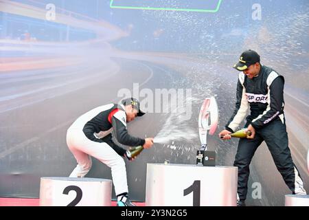 Chennai, INDE. 14 septembre 2024. Jaden Pariat de Bangalore Speedsters célèbre sa victoire dans la course 1 de la troisième ronde du Championnat indien F4 à Chennai, INDE. Crédit : Ranjith Kumar/Alamy Live News. Banque D'Images