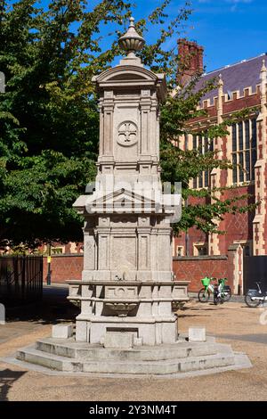 La fontaine commémorative Philip Twells sur Lincoln's inn Fields, Londres, a été érigée en 1882 Banque D'Images