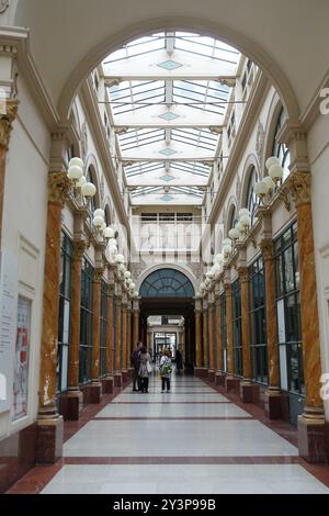 La Galerie Colbert, passage couvert typique de Paris construit au XIXe siècle Banque D'Images